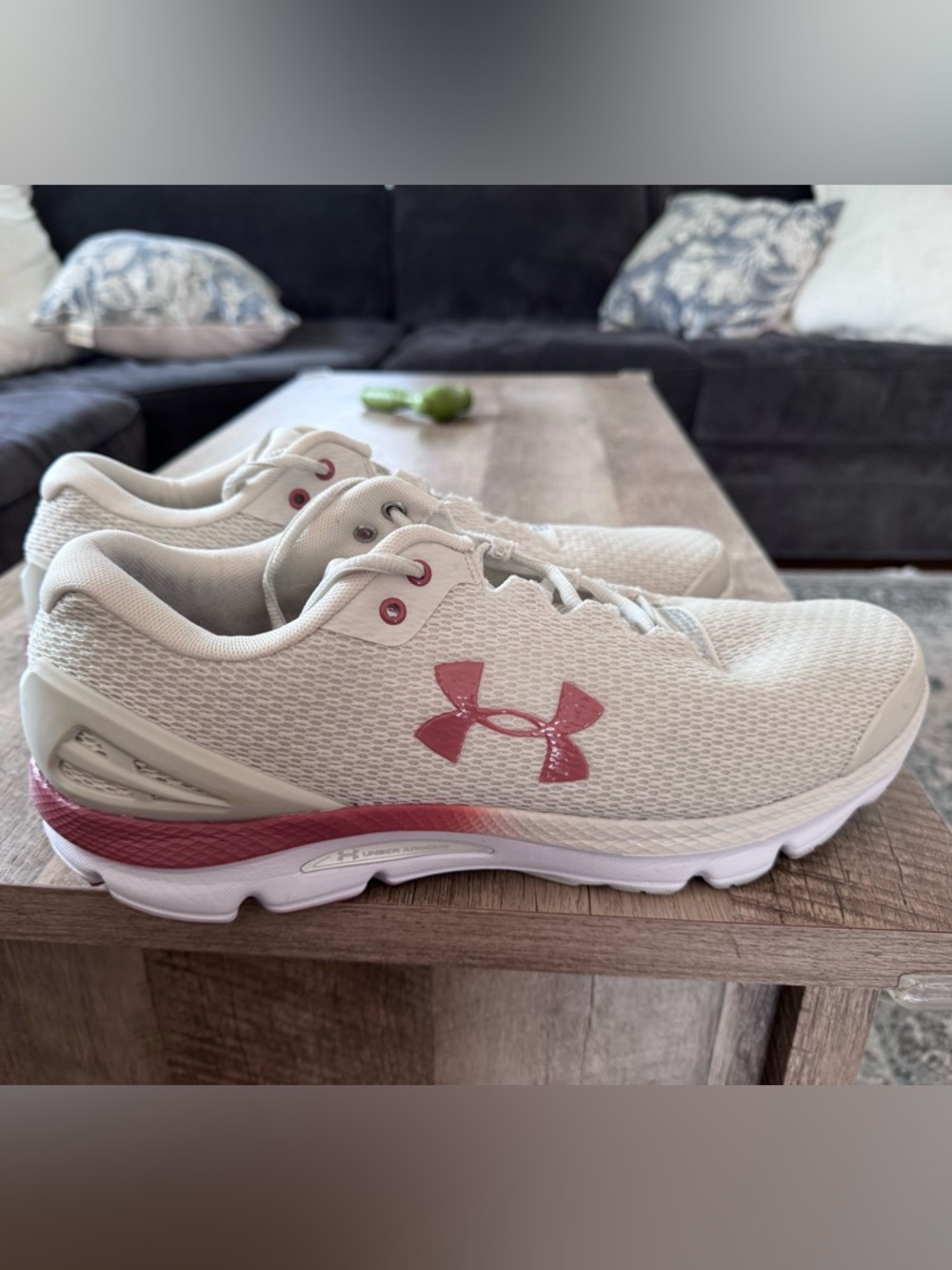 Lightly Used Under Armour Men’s Size 13 Running Shoe